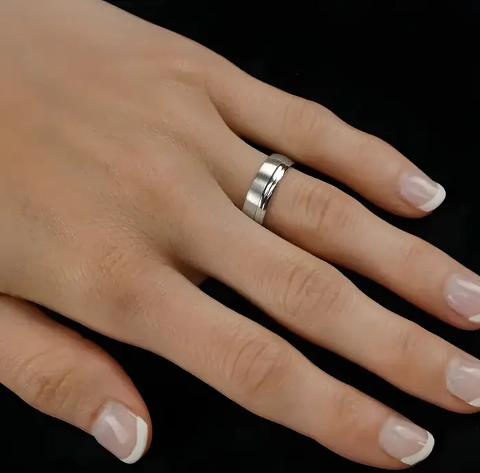 Unisex stříbrný snubní prsten bez kamene