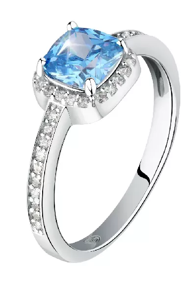 Třpytivý stříbrný prsten se světle modrým zirkonem ve tvaru čtverce
