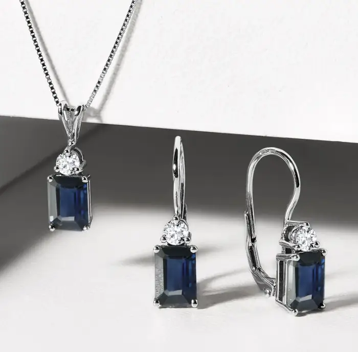 Luxusní safirová sada šperků s modrými safíry