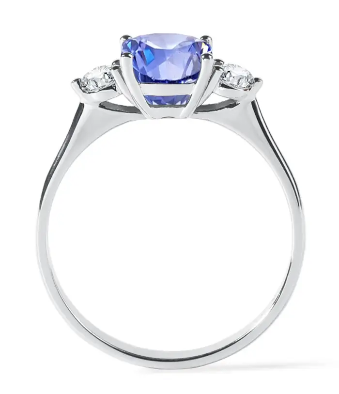Zásnubní prsten s velkým modrým kamenem