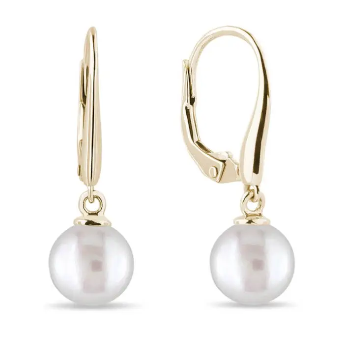 Náušnice s perlami: spojení tradice a moderního stylu