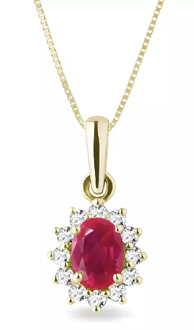 Úchvatný elegantní zlatý náhrdelník s ovalným rubínem a halo diamanty