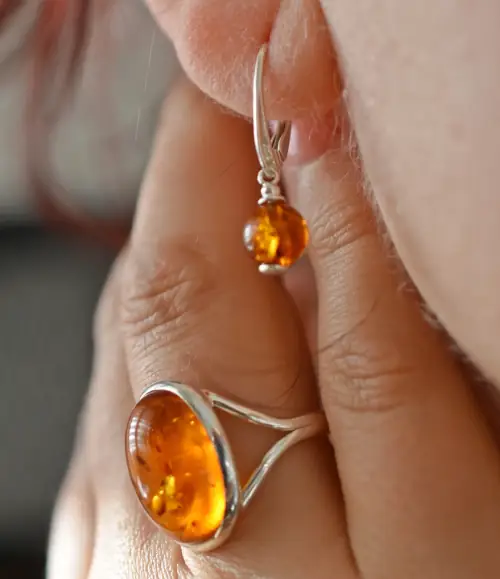 Náušnice a prsten oranžový jantar