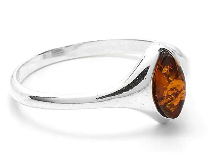 Stříbrný dámský prstýnek s velkým oranžovým jantarem