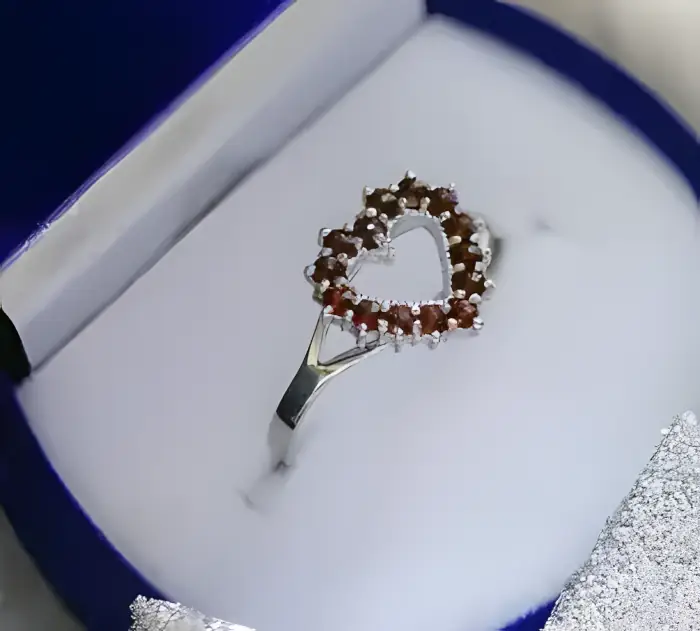 Granátový prsten k Valentýnu