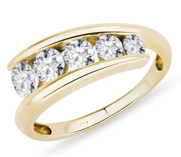 Briliantový dámský snubní prsten žluté zlato