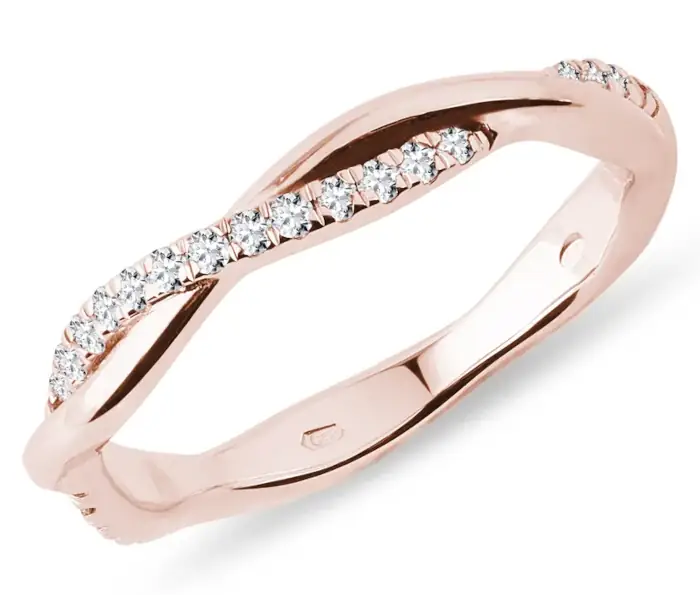 Originální spirálovitý prsten ze 14k růžového zlata zdobený diamanty