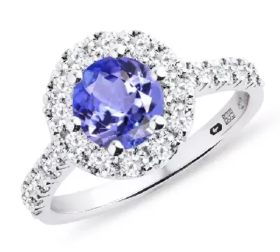 Sofistikovaný prsten pro moderní ženu. Kombinace bílého zlata a tanzanitu a briliantů
