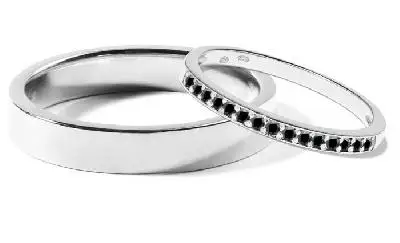 Oslavte lásku s jedinečným stylem: Snubní prsteny s černými diamanty