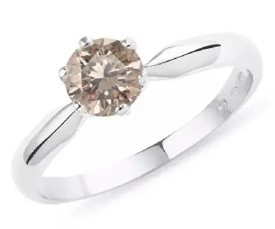 Vyjímečný zásnubní prsten: bílé zlato a champagne diamant