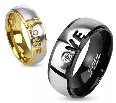 Pánský černý prsten z chirurgické oceli s nápisem Love a zirkonem