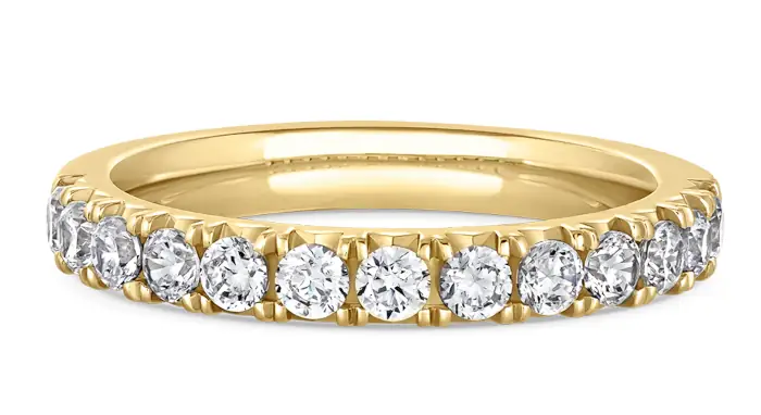Zlatý prstýnek s třinácti diamanty