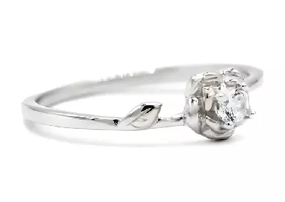 Romantický stříbrný prstýnek - věčná růžička, co tajemství světa odkrývá